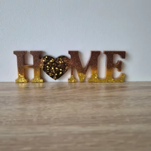 Home marron et doré