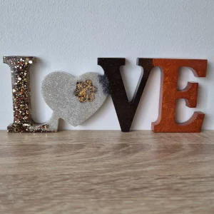 Love marron et blanc