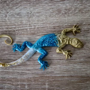Salamandre bleue et dorée