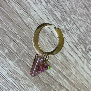 Bague triangle rose 1