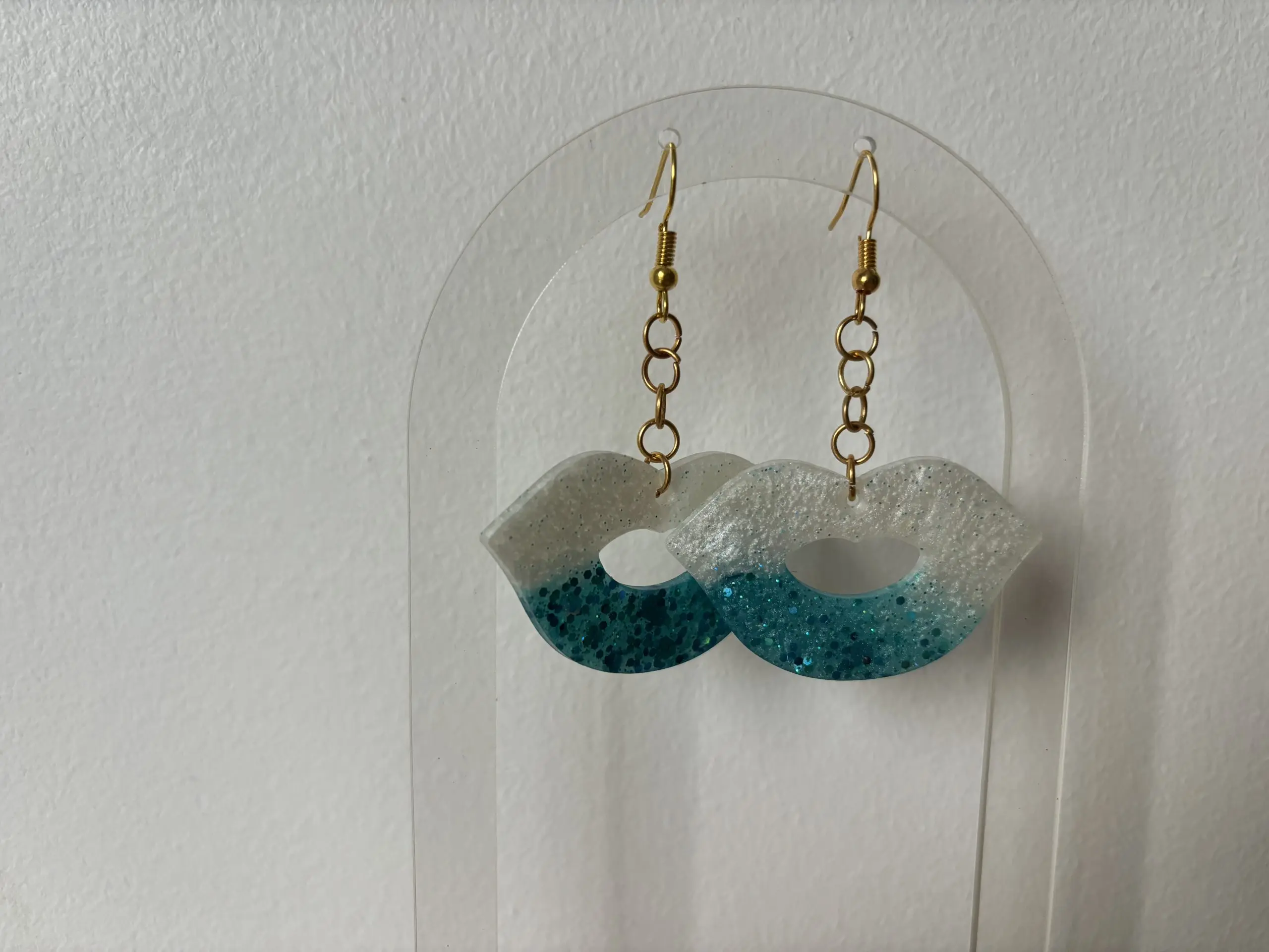 Boucles d'oreilles bouche bleu 1