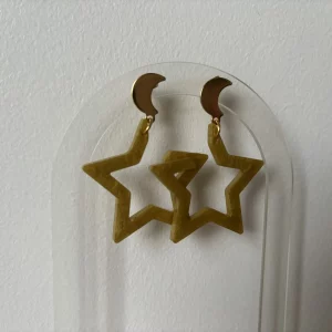 boucle d'oreilles étoiles dorées 1