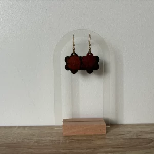 Boucles d'oreilles fleur marron