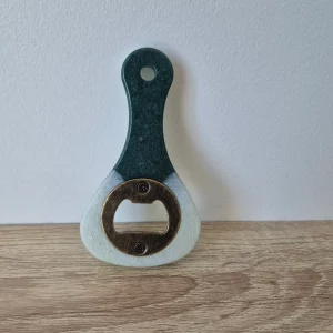 Décapsuleur vert foncé et blanc