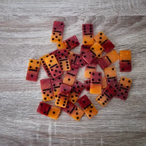 Dominos orange et rouge