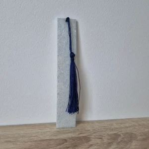 Marque-pages blanc à paillettes bleues