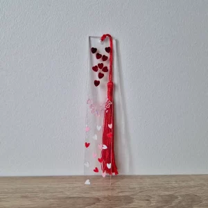 Marque-pages transparent cœurs rouges