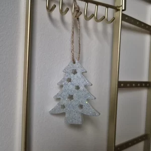 Petit sapin blanc avec paillettes bleues