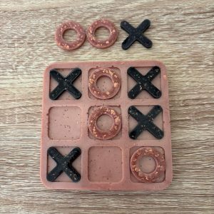 Jeux du morpion vieux rose et noir